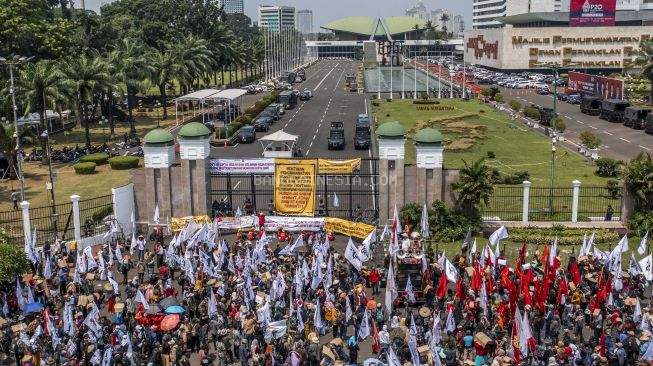 Gelombang Protes di Banggai: Pembangunan Kantor DPRD Banggai Disorot