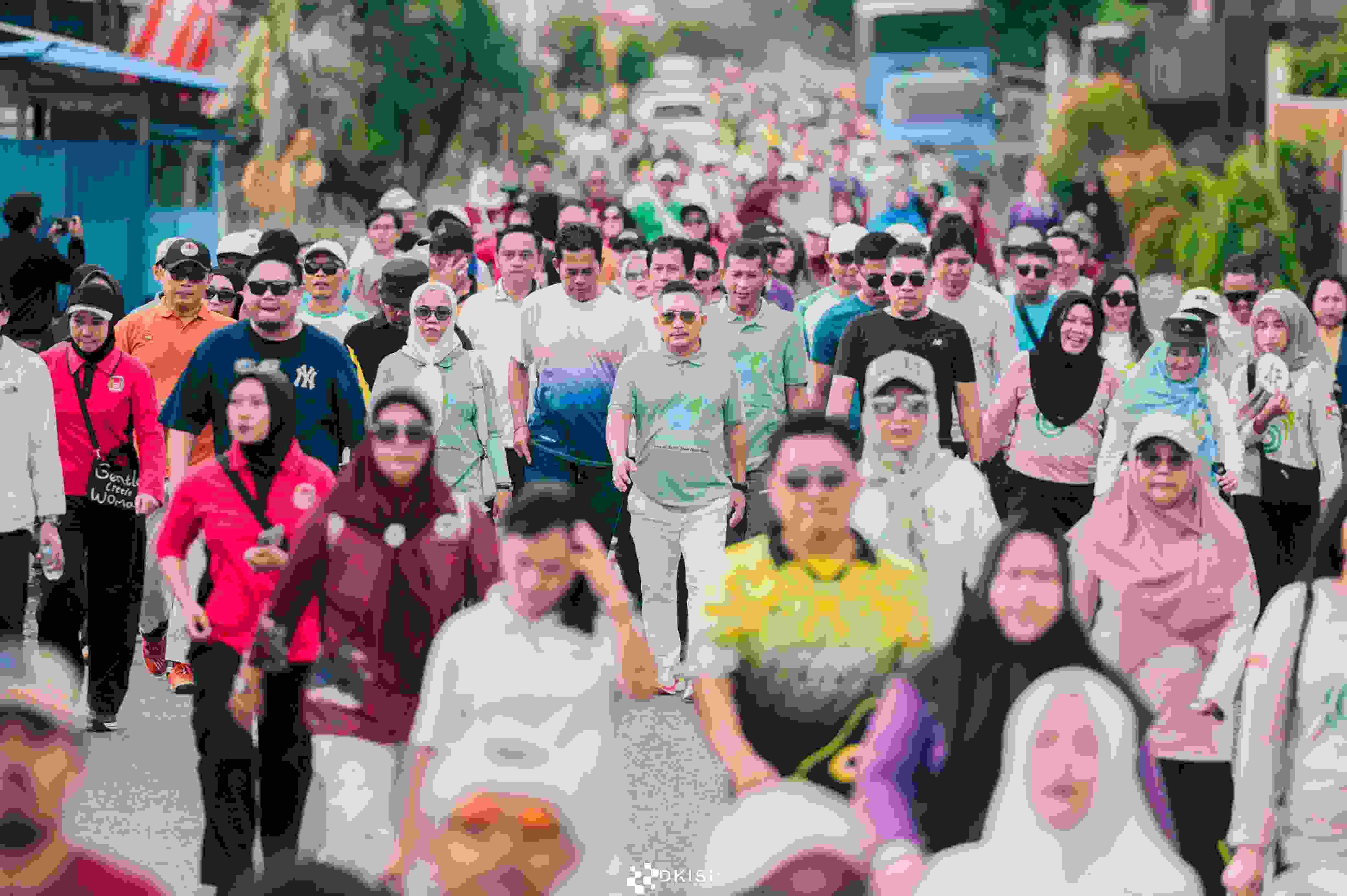 Bupati Banggai Apresiasi HKN Ke-61, Serahkan 6 Ambulans Ke Puskesmas 