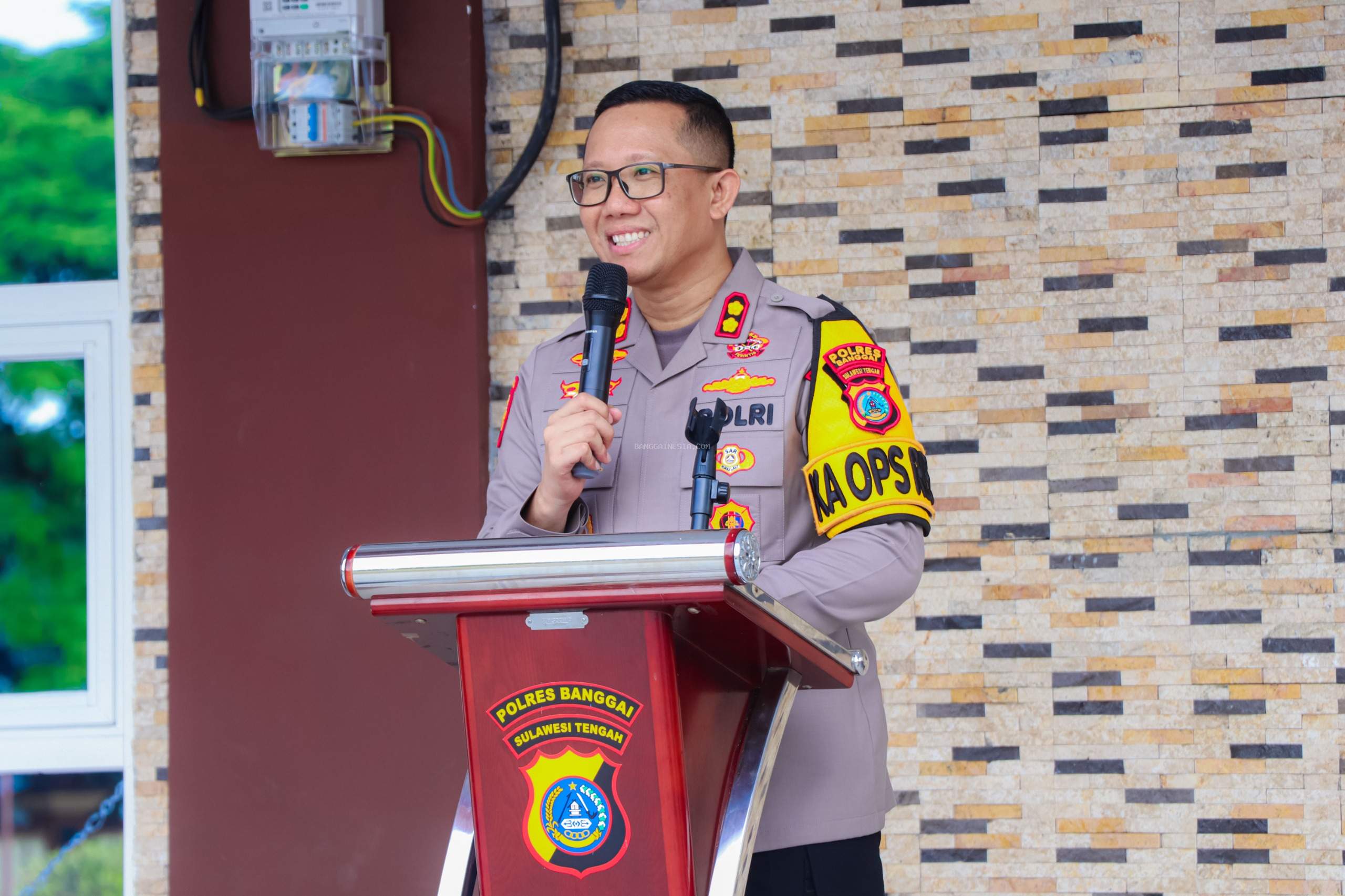 Polres Banggai Turunkan 50 Personel Amankan Misa Malam Natal di 16 Gereja Se-Kota Luwuk