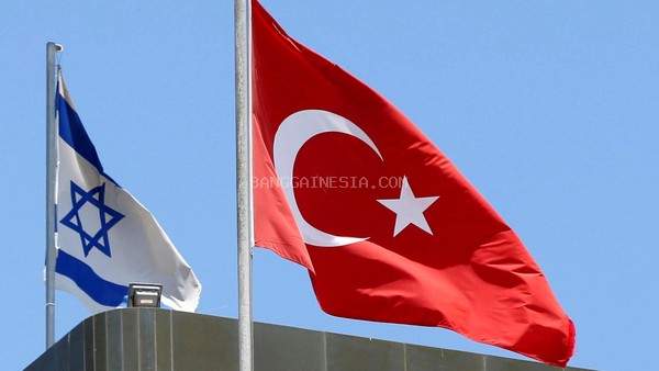 Kapal Perang Turki Usir Kapal Militer Israel di Laut Mediterania