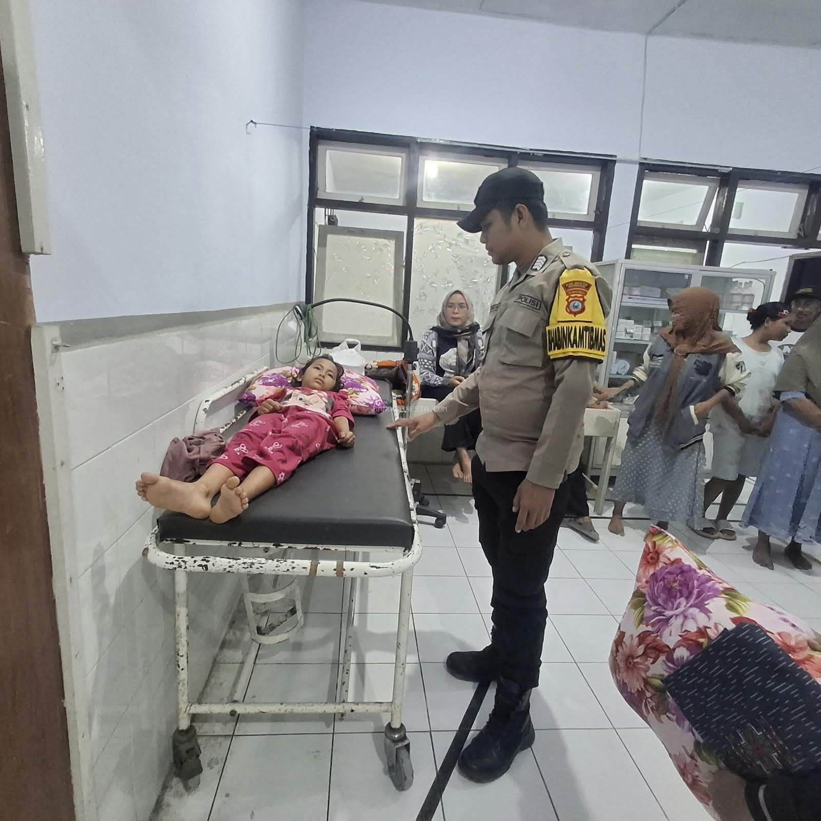 Nahas! Dua Bocah Ditabrak Motor Saat Menyeberang Jalan di Balantak